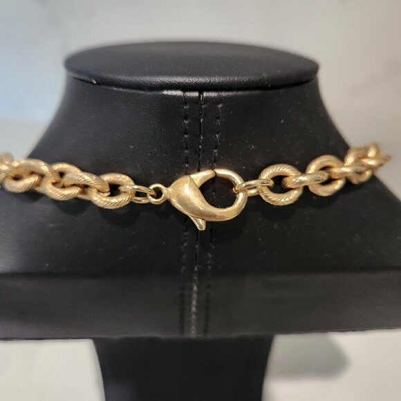 Gold, Green & Crystals Necklace - Picture 5 of 6